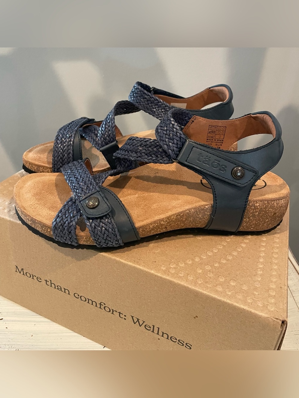 NWT Taos Brand New in Box Women’s 38 Size US 7-7.5